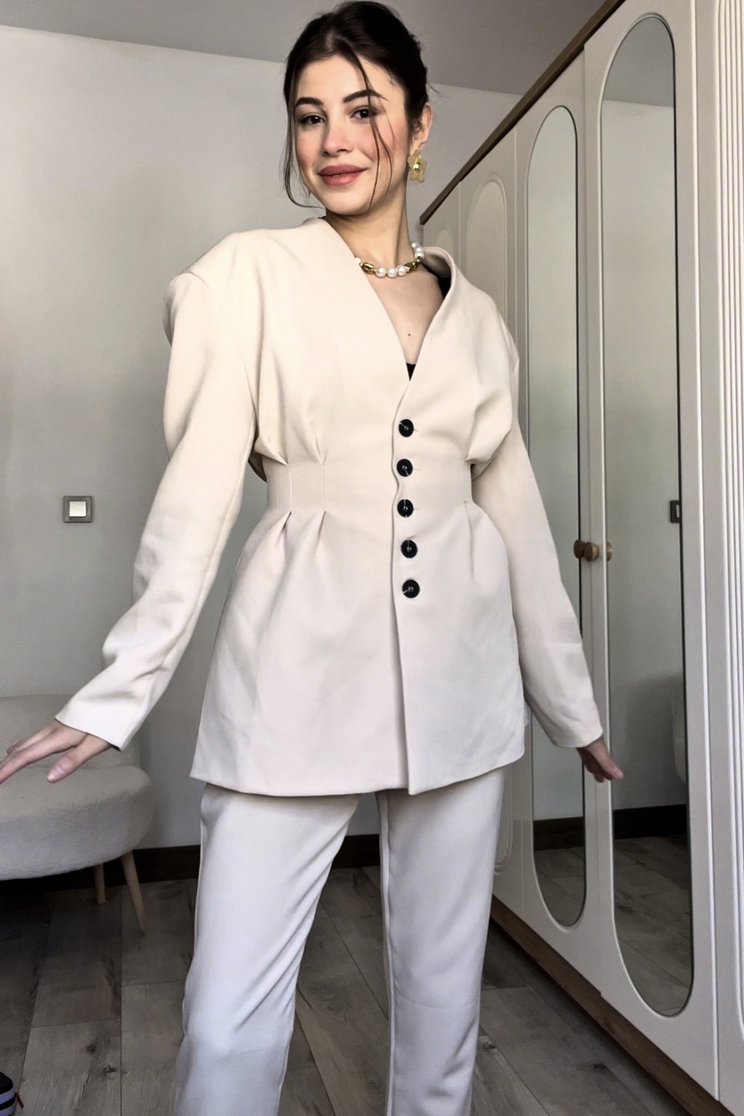 Bej rengi Belden oturtmalı blazer ceket