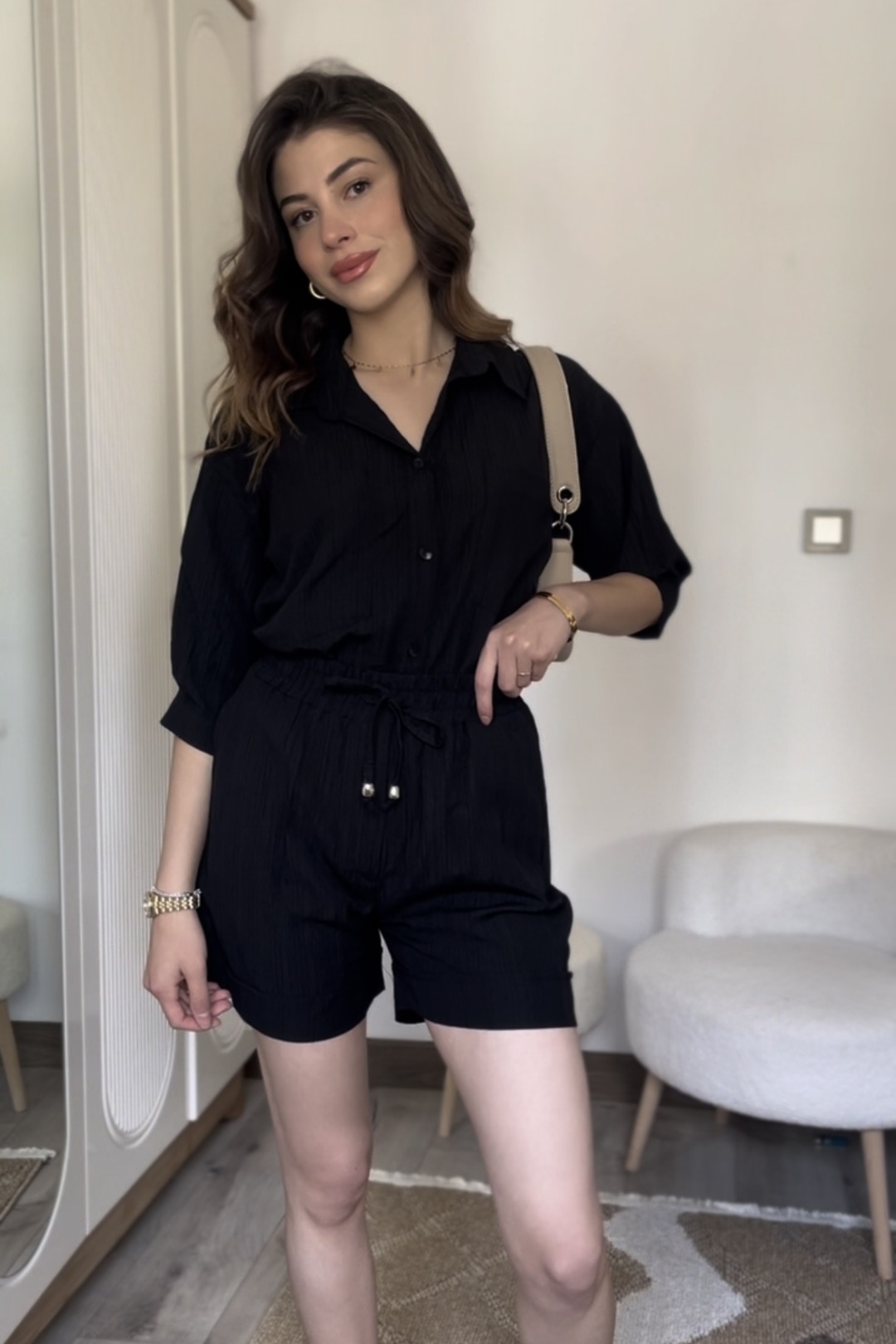 Kaş kumaş siyah renk şortlu takım